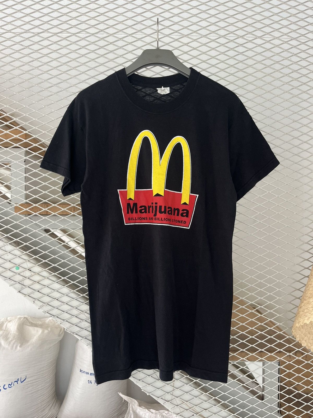 Vintage Vintage Marijuana Billions and Billions Stoned 90’s T-shirt Size US M / EU 48-50 / 2 - 2 Thumbnail