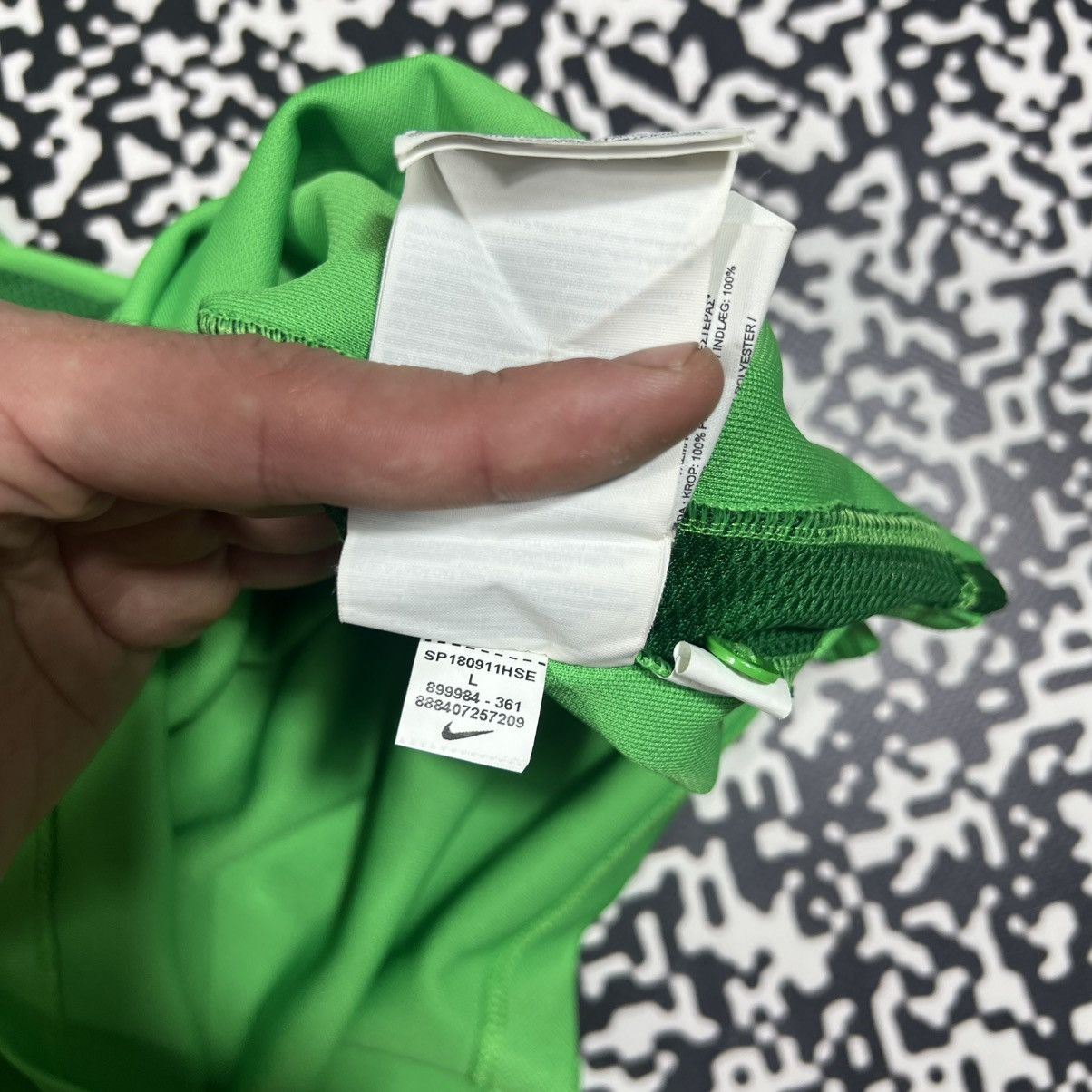 Nike Nike Augsburg Germany Soccer Football Y2K Blokecore Jersey Size US L / EU 52-54 / 3 - 13 Thumbnail