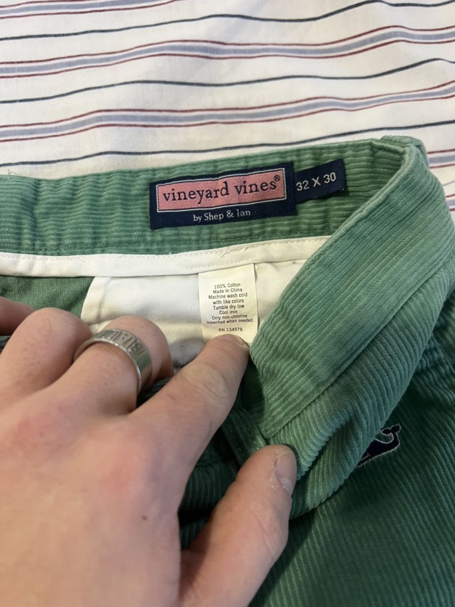 Vineyard Vines Vineyard Vines Embroidered Whale Patch Corduroy Pants Size US 32 / EU 48 - 3 Thumbnail