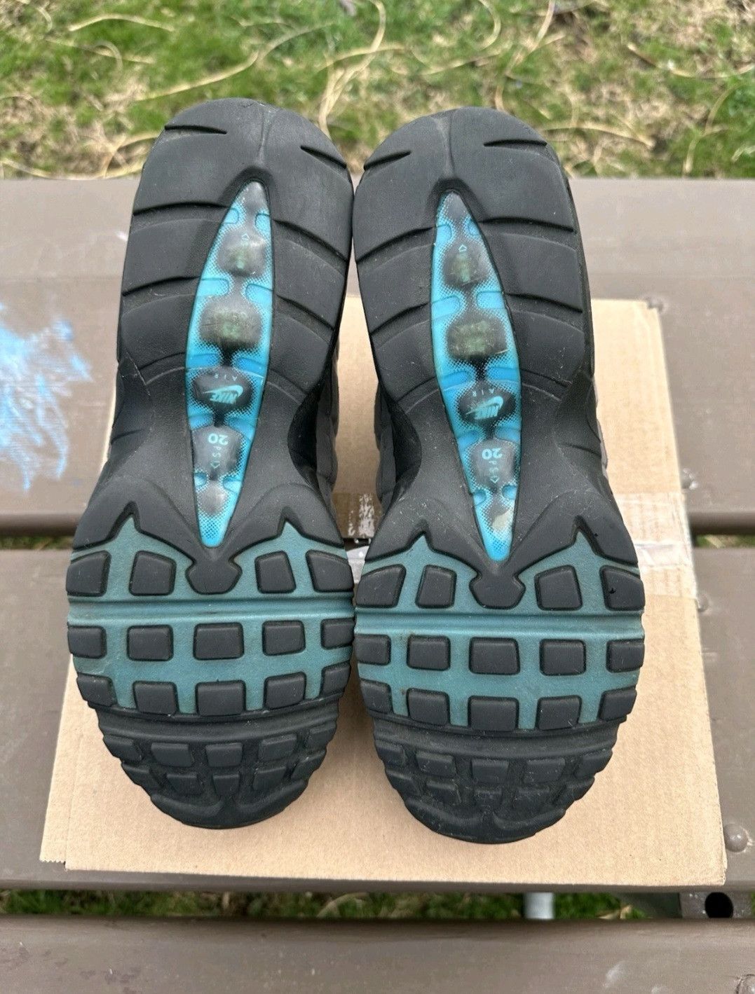 Nike Nike Air Max 95 OG Crystal Blue AT8696100 Size 9.5 Men Size US 9.5 / EU 42-43 - 6 Thumbnail