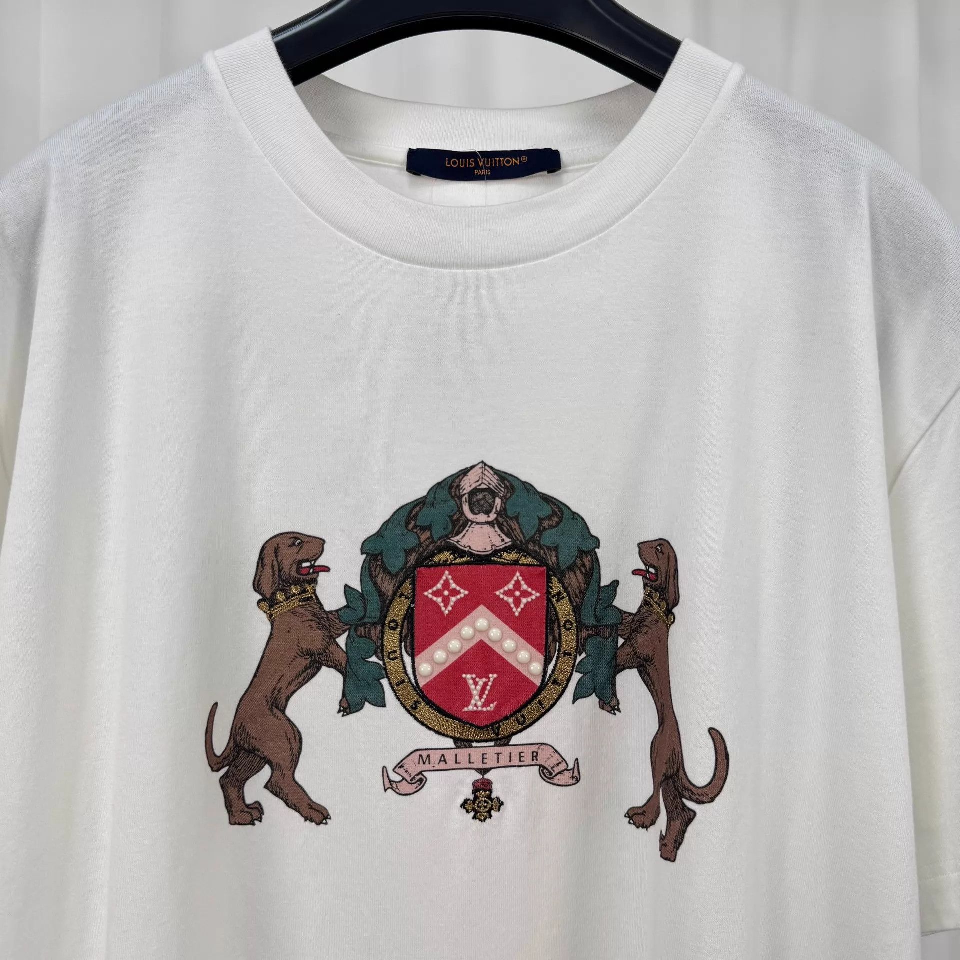 Louis Vuitton LV 25SS Badge Embroidered Tee M 99 New KL11264 8700 Size US M / EU 48-50 / 2 - 3 Thumbnail