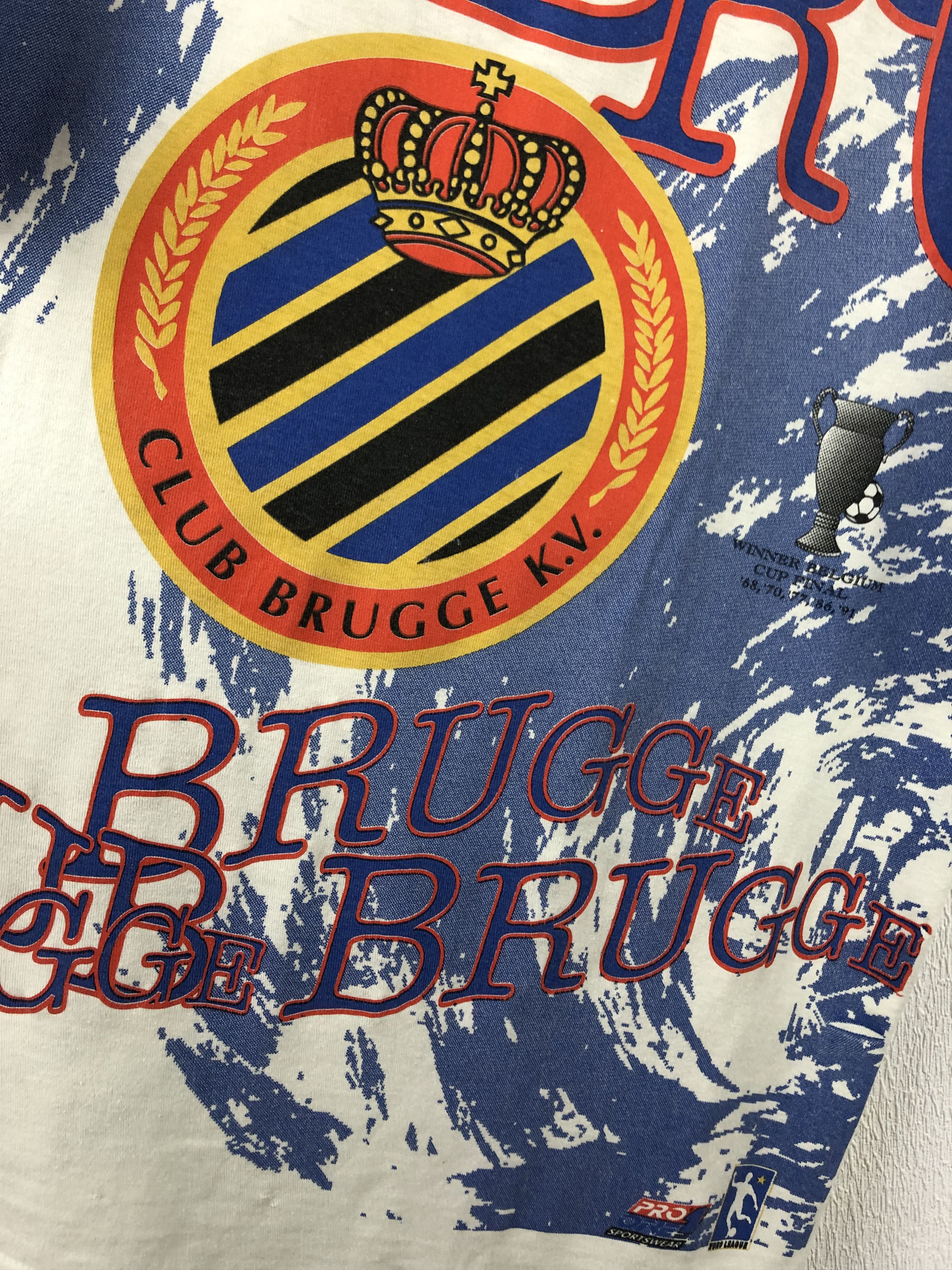 Vintage Vintage Brugge Football Shirt Soccer Jersey Print Graphic Size US M / EU 48-50 / 2 - 11 Thumbnail
