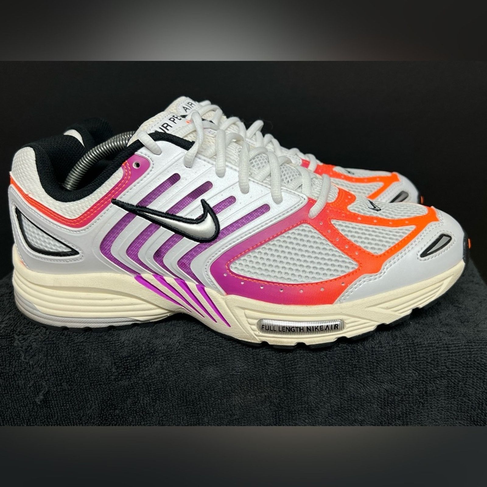 Nike Nike Air Pegasus 2005 White Chrome Orange Shoes WORN ONCE Size US 11 / EU 44 - 2 Thumbnail