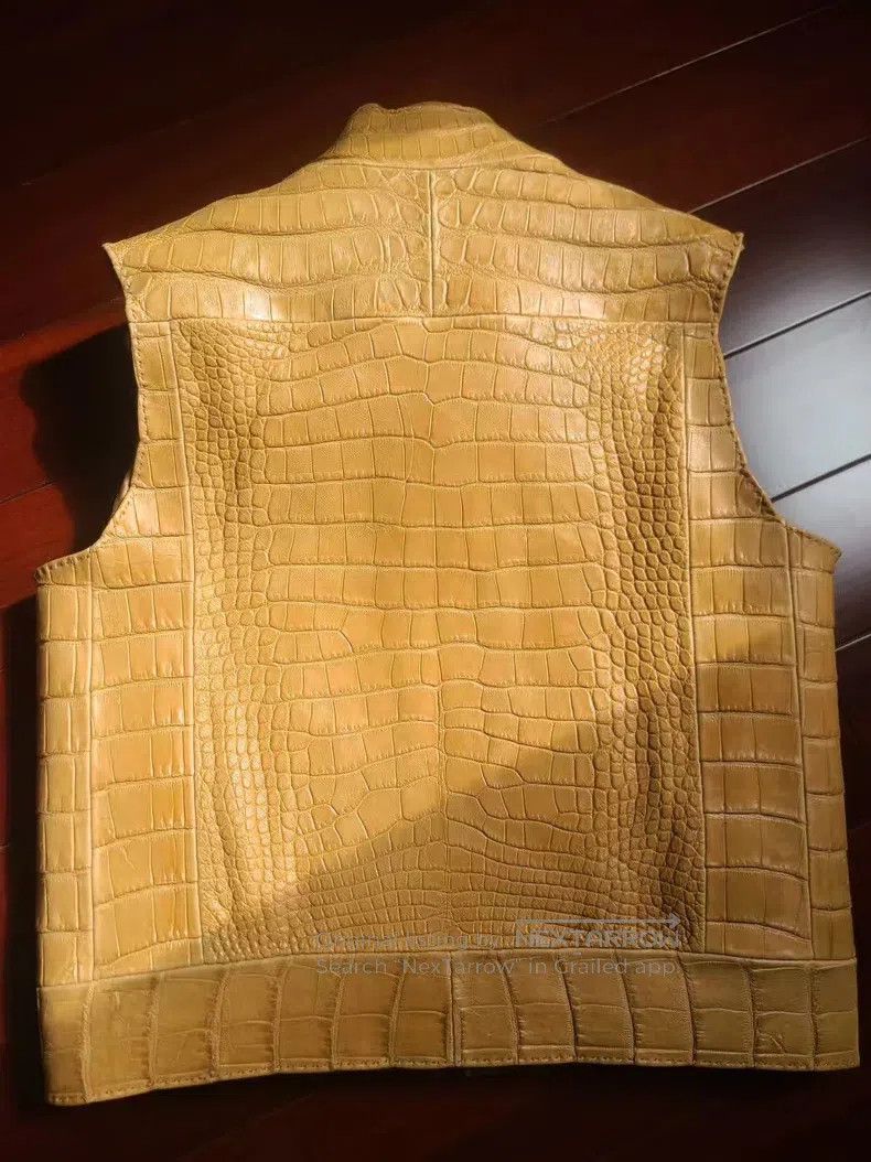 Brioni Brioni Golden bay crocodile whole skin vest Size US XL / EU 56 / 4 - 2 Thumbnail