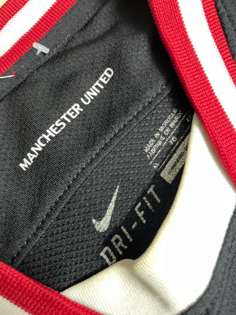 Vintage Vintage Manchester United jersey Size US XL / EU 56 / 4 - 5 Thumbnail
