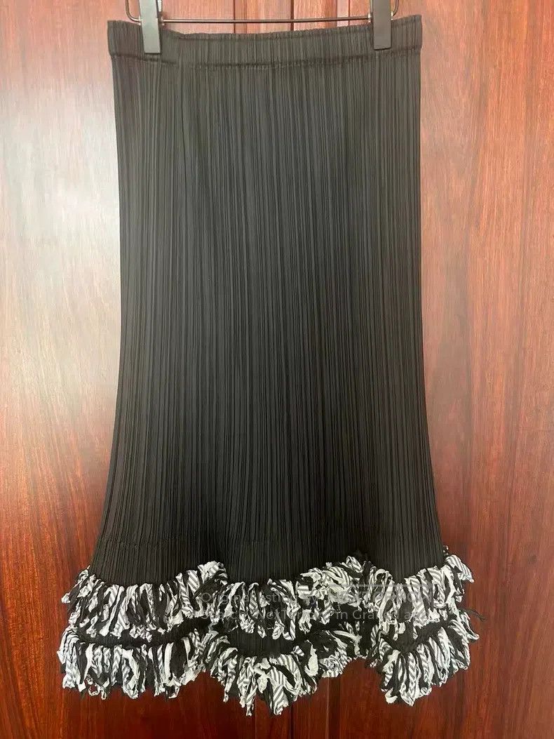 Issey Miyake Issey Miyake size:3 Black and White Fringed Midi Skirt Size 31" - 1 Thumbnail