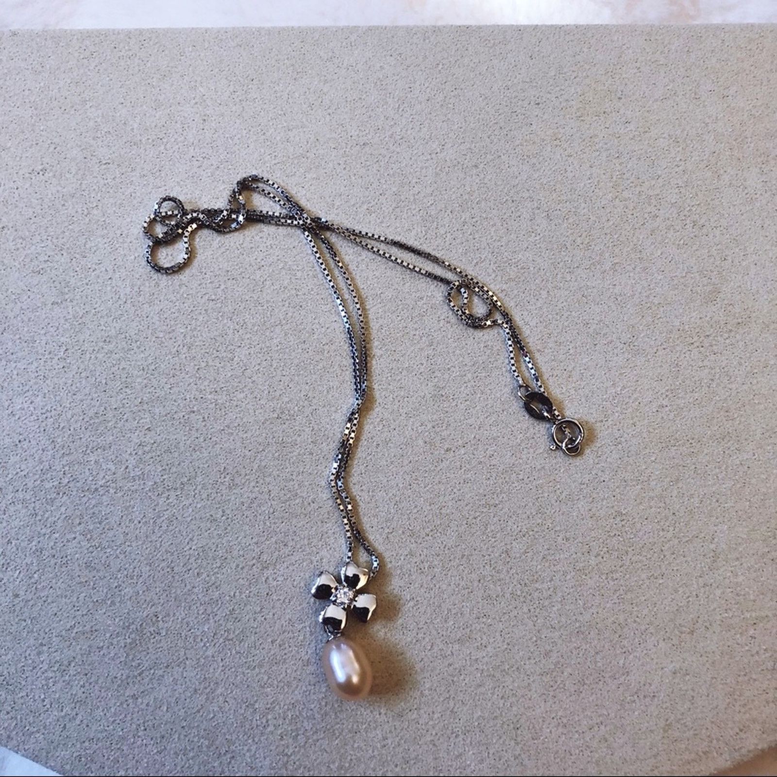 Other Sterling Silver Petal Flowers with Pearl Necklace Size ONE SIZE - 8 Thumbnail