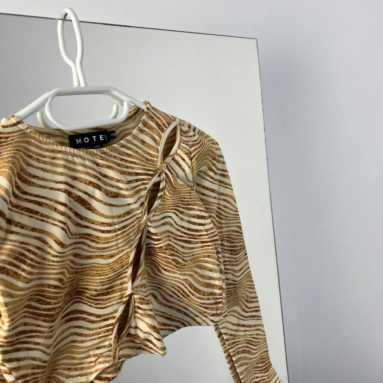 Japanese Brand Crop Long-sleeve Safari Colors Size XS / US 0-2 / IT 36-38 - 2 Thumbnail