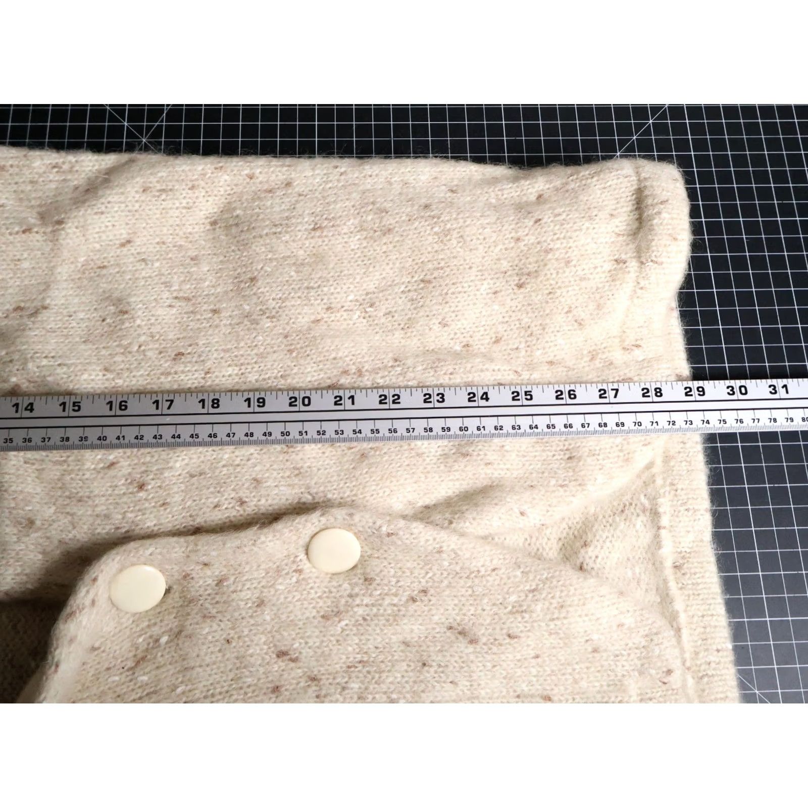 Vintage VINTAGE IB Diffusion Cardigan Sweater Women's Large Beige Beaded Wool Mohair Blend Heavyweight 90s Size L / US 10 / IT 46 - 6 Thumbnail