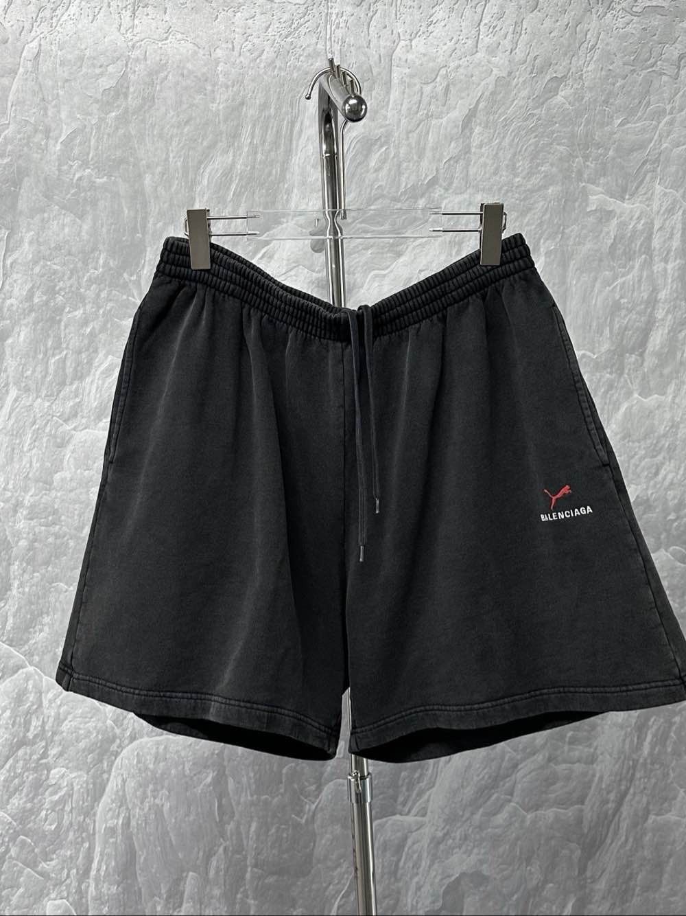 Balenciaga Balenciaga x PUMA Embroidered Logo Shorts Size M Size US 32 / EU 48 - 1 Thumbnail