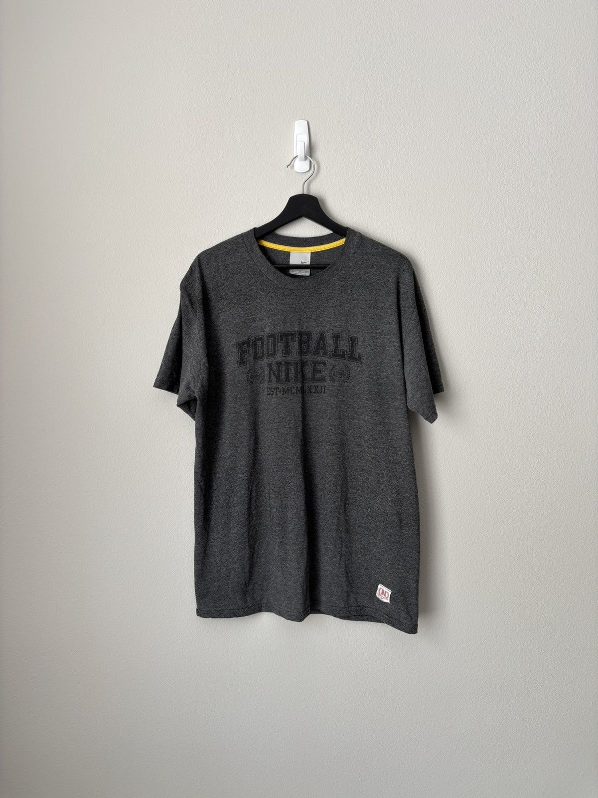 Nike Vintagen 2000s Nike Tee Size US L / EU 52-54 / 3 - 1 Thumbnail