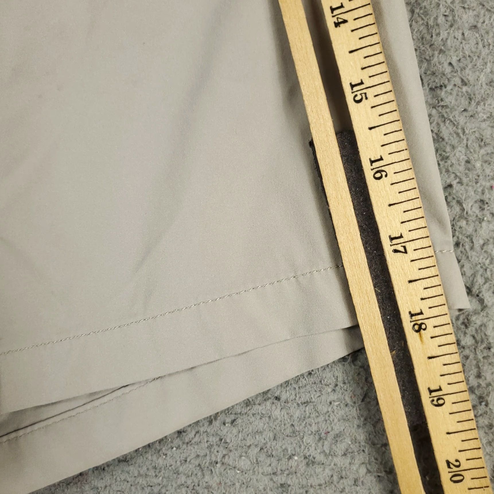 J.Crew J. Crew Shorts Mens 32 Beige Tech Casual Flat Front Chino Size US 32 / EU 48 - 5 Thumbnail