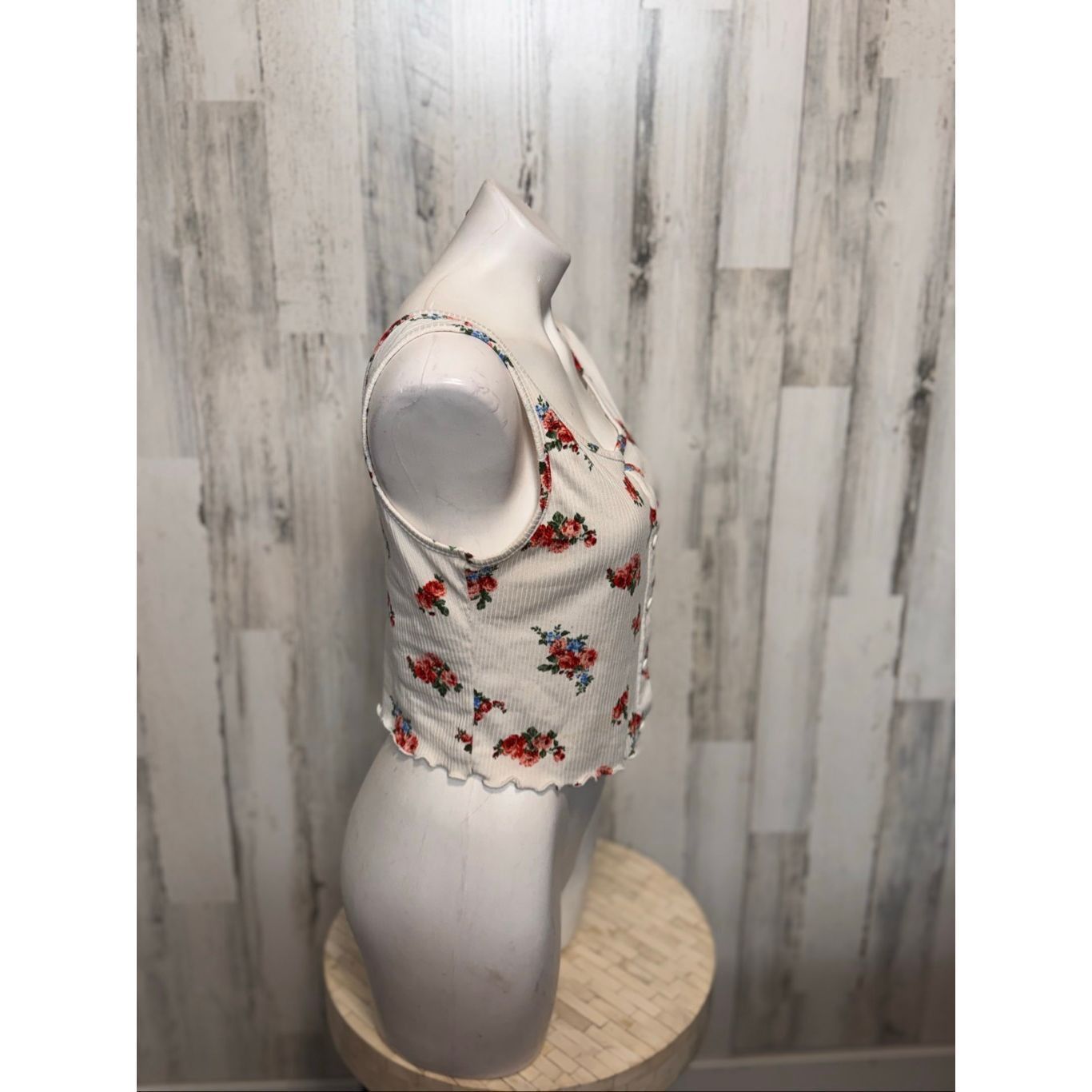 Other Gaze Floral Ribbed Button Crop Tank | White Red Blue Flower Size M / US 6-8 / IT 42-44 - 3 Thumbnail