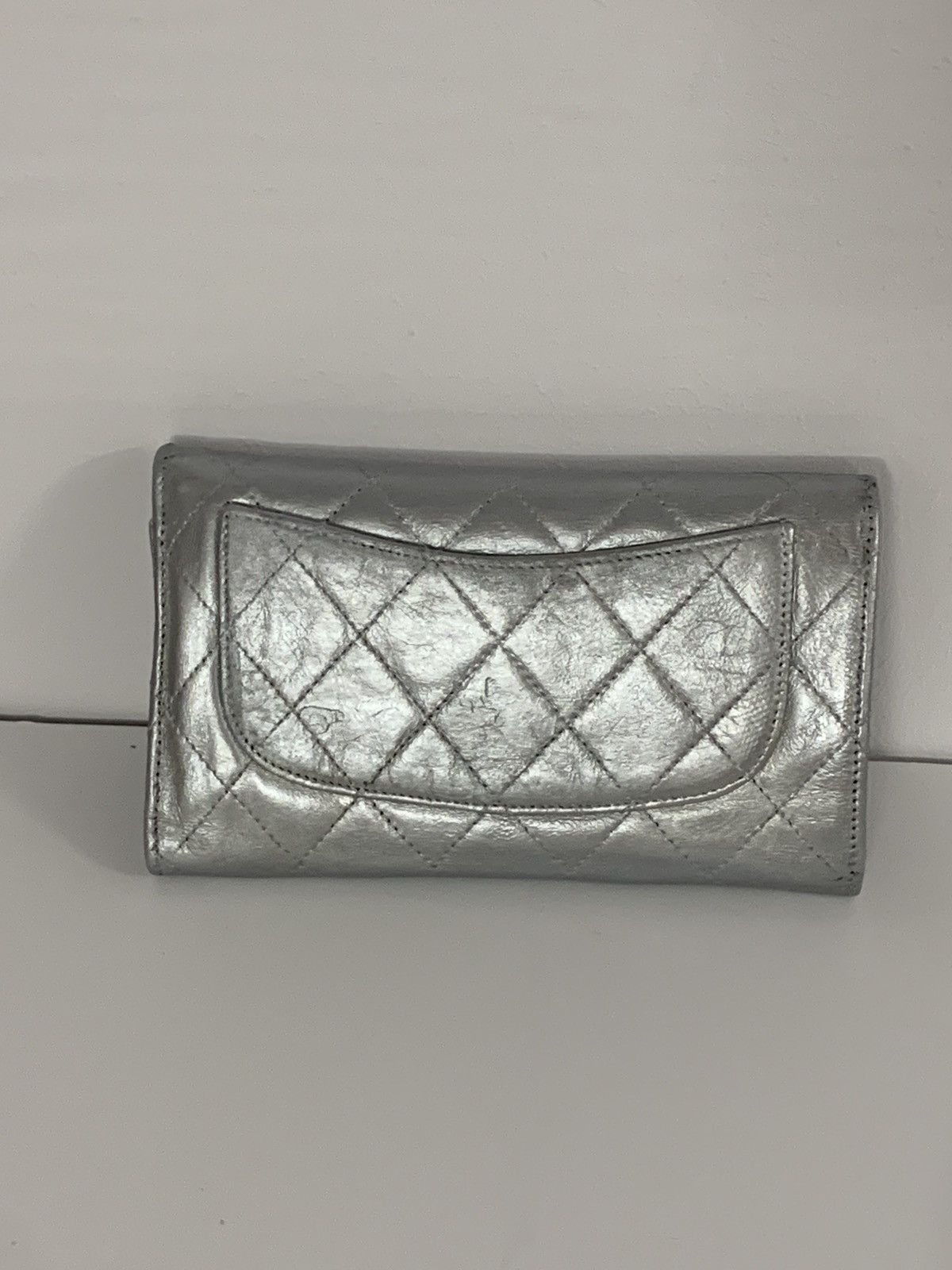 Chanel Wallet Chanel Silver Metallic 2.55 Reissue Size ONE SIZE - 3 Thumbnail