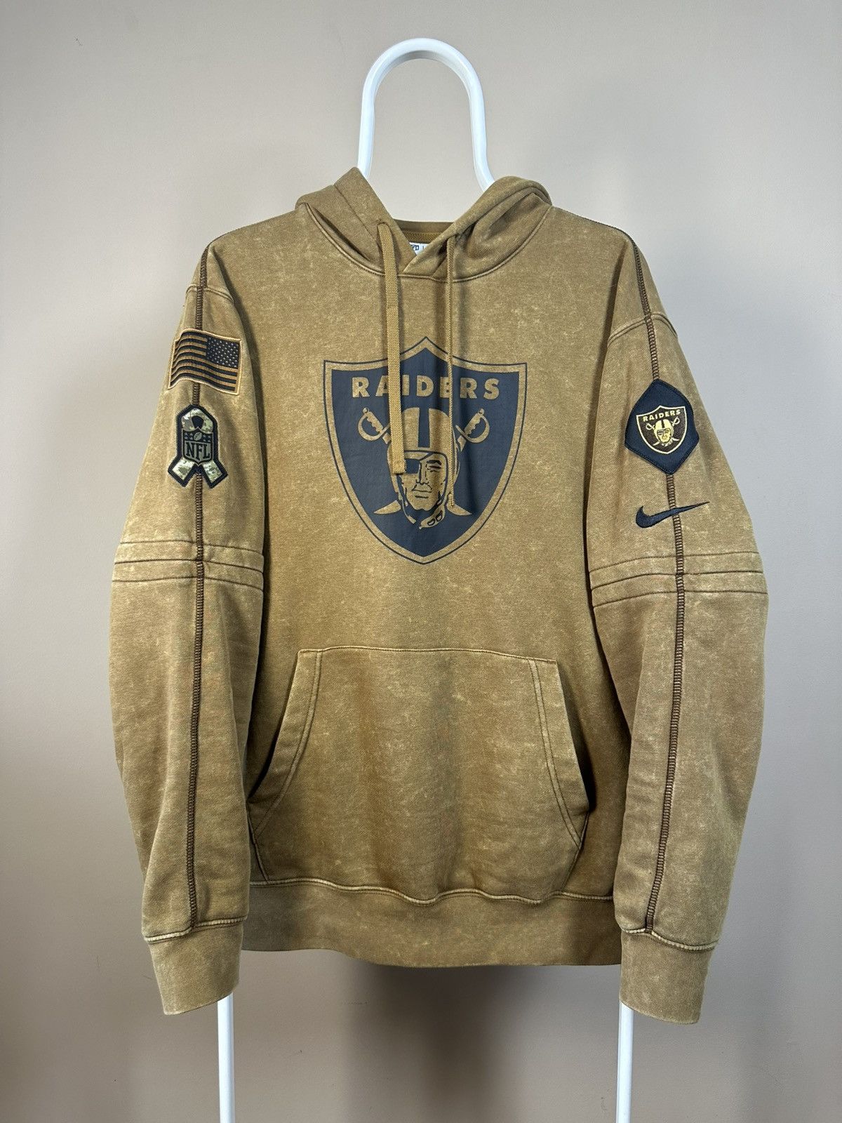 ナイキ NFL Raiders sulute of service パーカー古着