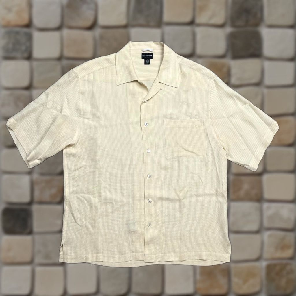 Vintage VINTAGE Reunion Silk Camp Collar Short Sleeve Button-Up Shirt M Beige Mens 100% Silk Likely Cream Medium Size US M / EU 48-50 / 2 - 1 Thumbnail