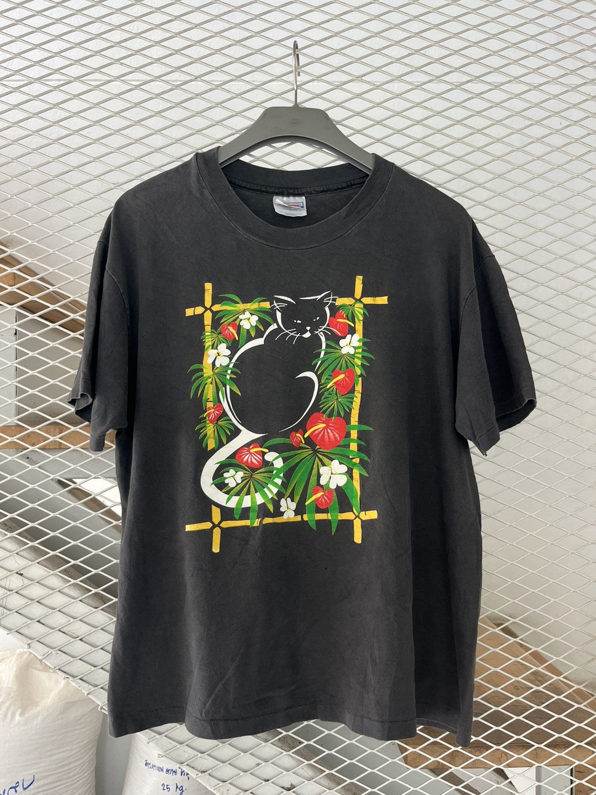 Vintage Vintage CAT Artwork Design 90’s T-shirt Size US L / EU 52-54 / 3 - 2 Thumbnail