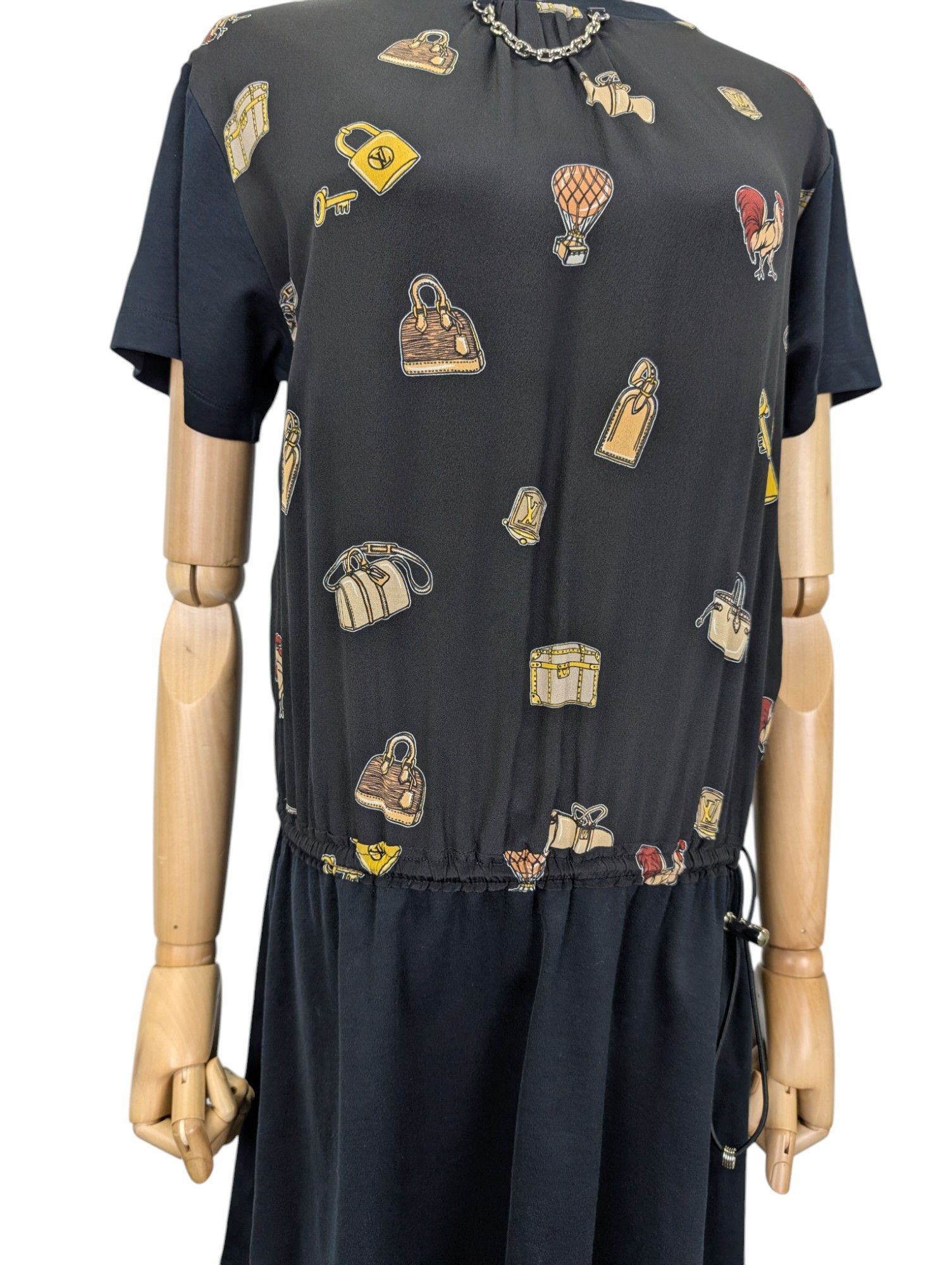 Louis Vuitton Black Dress With Iconic Neck Chain And Logo Graphics Size XS / US 0-2 / IT 36-38 - 6 Thumbnail