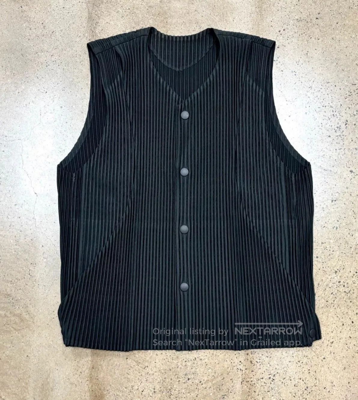 Pleats Please Issey Miyake Issey Miyake Pleated Button Vest. Size US L / EU 52-54 / 3 - 1 Thumbnail