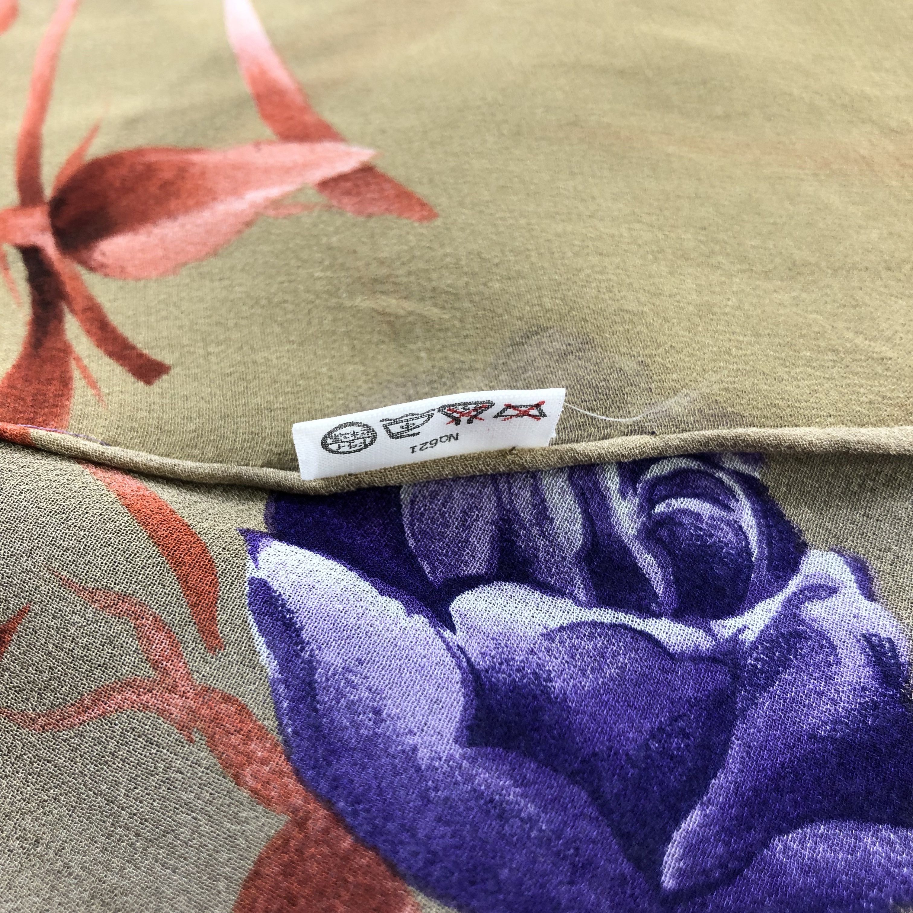 Vintage Floral Hand Rolled Silk Scarf M875 Size ONE SIZE - 5 Thumbnail