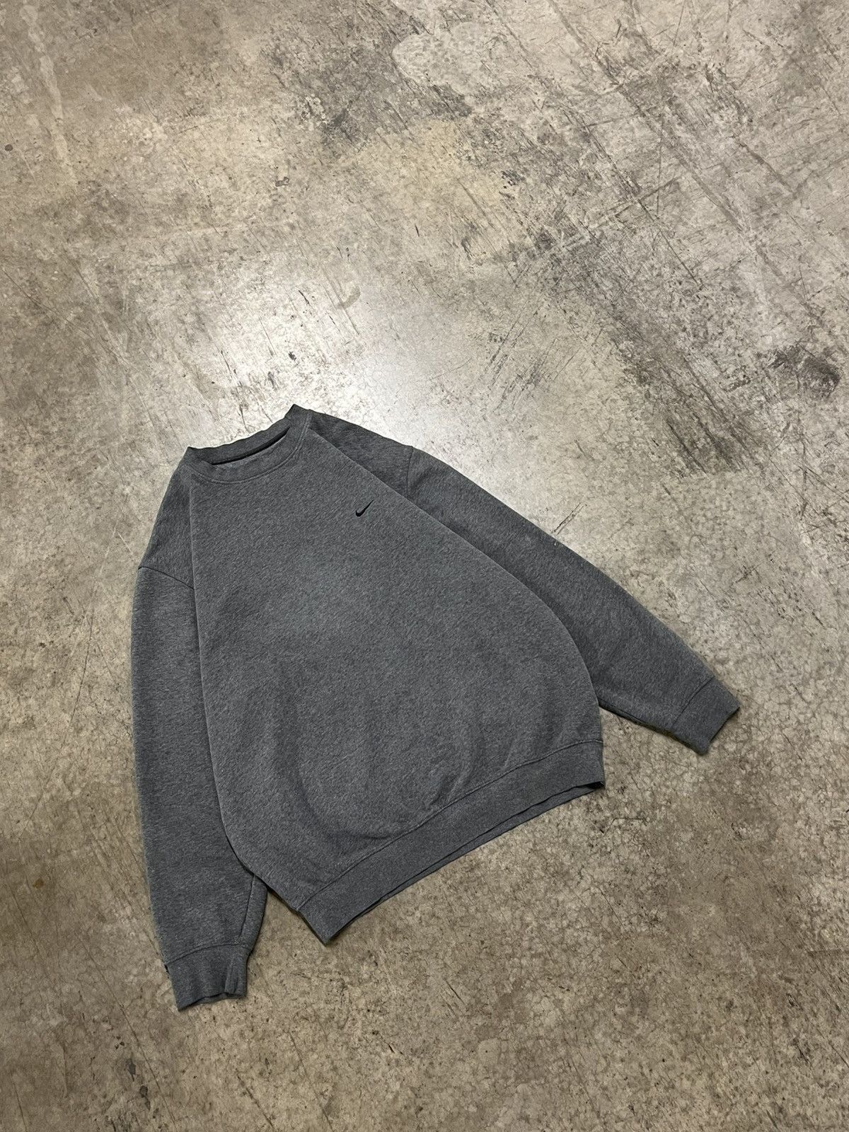 Nike × Vintage Nike vintage dark gray boxy fit crewneck hype rare y2k Size US L / EU 52-54 / 3 - 2 Thumbnail