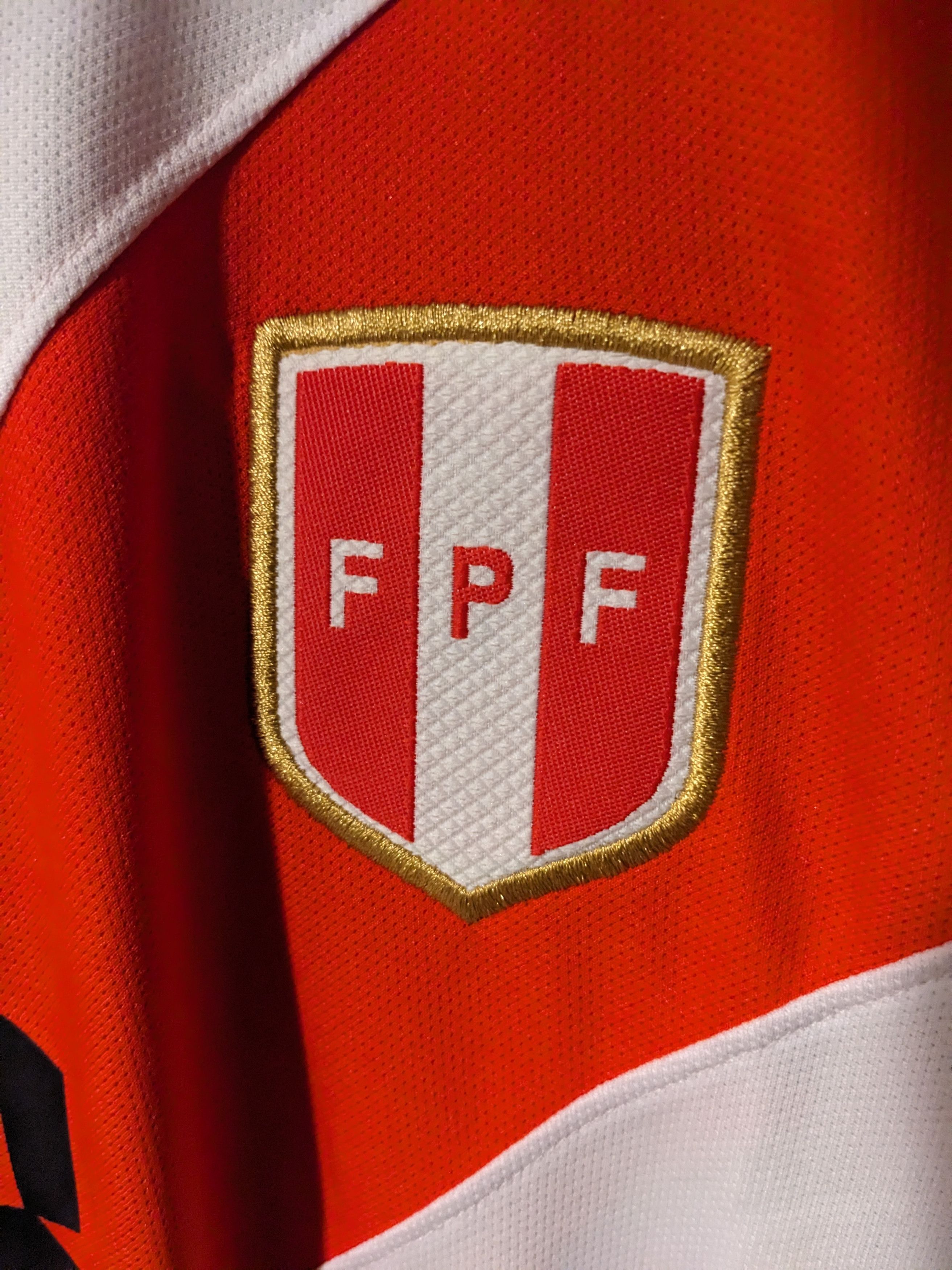 Vintage Adidas George #9 FPF Peru Home Red White Medium Jersey Size US M / EU 48-50 / 2 - 4 Thumbnail