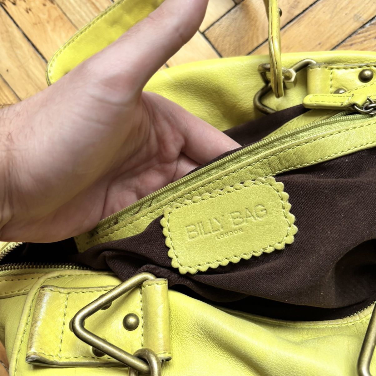 Vintage Vintage Y2K Acid Green Hand Bag Real Leather Britney Spears Size ONE SIZE - 5 Thumbnail