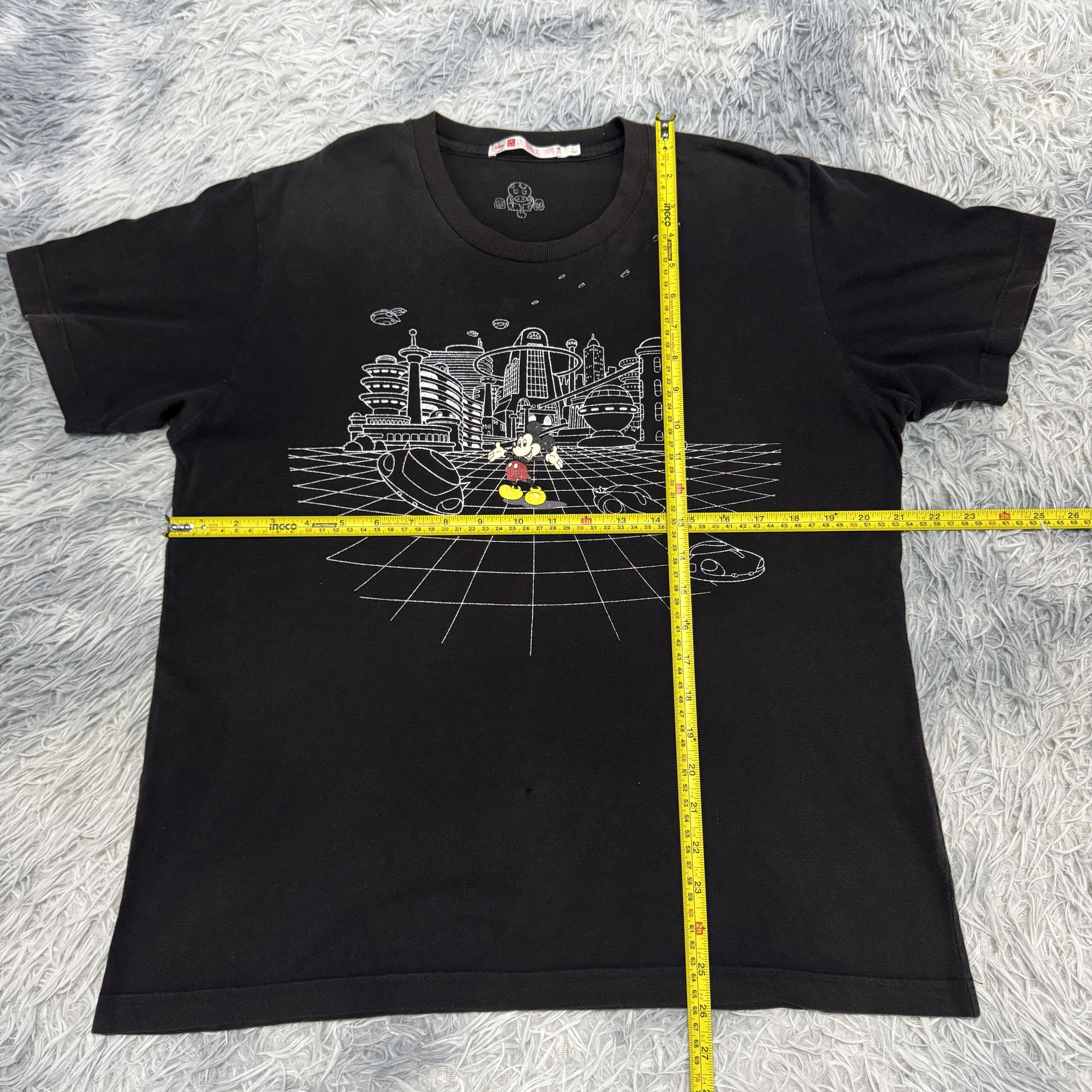 Uniqlo Uniqlo Disney Mickey Mouse Sunfaded City Illustration Size US L / EU 52-54 / 3 - 6 Thumbnail