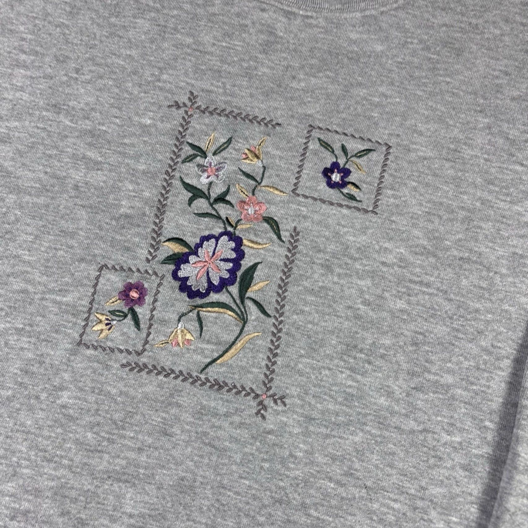 Vintage VINTAGE Sweatshirt Flower Embroidered Gray Pullover Nature 90s M Mens Size US M / EU 48-50 / 2 - 3 Thumbnail