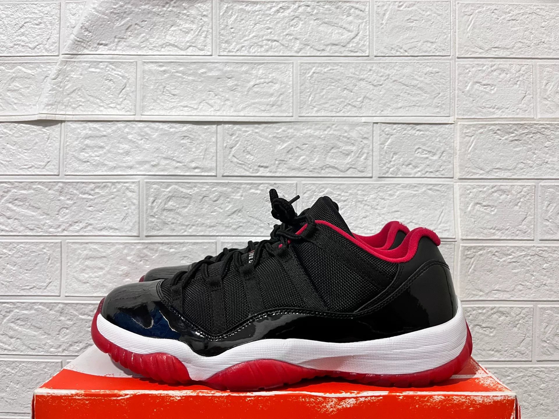 Nike Nike AJ11 Black Lowtop Sneakers 13 Men Size US 13 / EU 46 - 1 Thumbnail