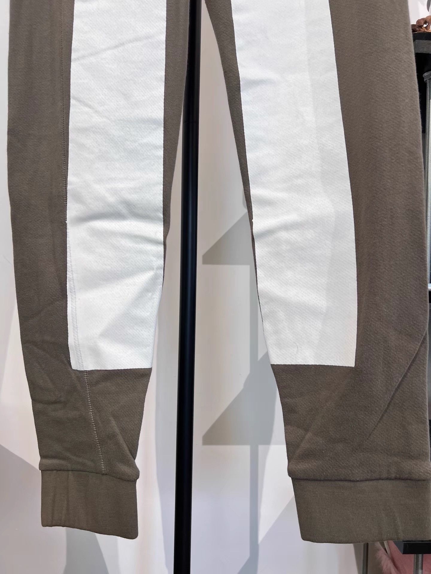 11 By Boris Bidjan Saberi 11by BBS P3 Print Thermal Sweatpants K35 Size US 33 - 3 Thumbnail