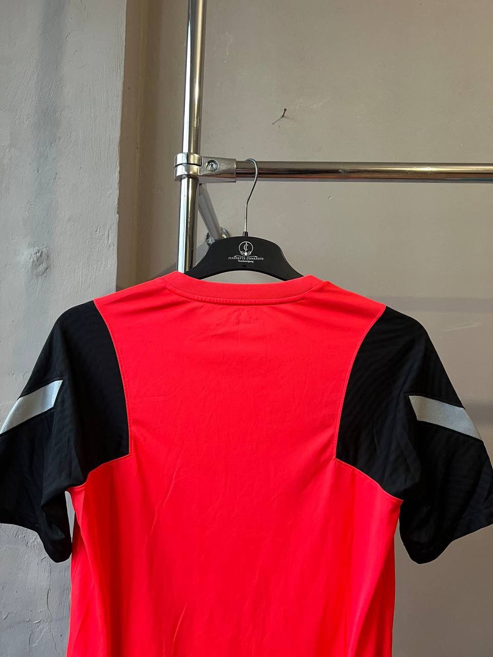 Nike 2020/21 LIVERPOOL TRAINING SOCCER JERSEY FOOTBALL SHIRT SZ M Size US M / EU 48-50 / 2 - 11 Thumbnail