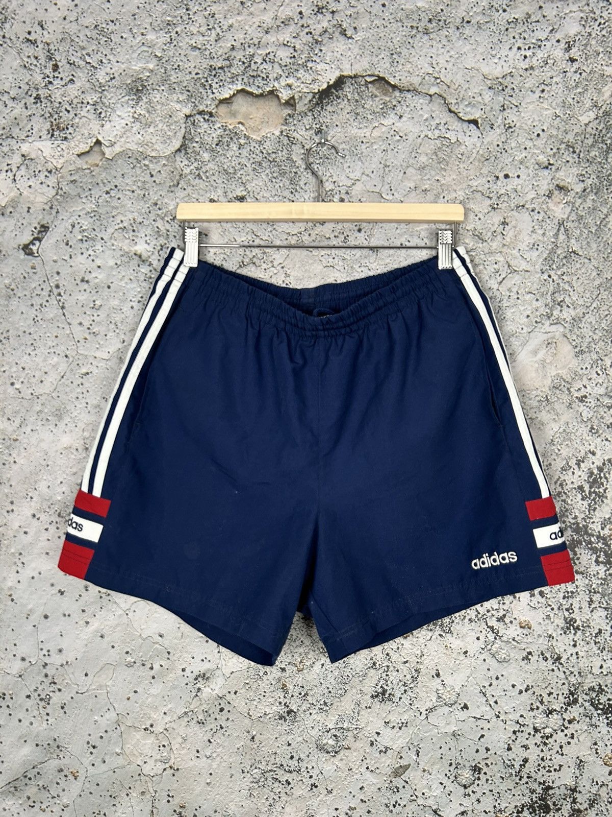 Adidas Vintage Adidas 90s Sportswear Shorts Hype Size US 34 / EU 50 - 1 Thumbnail