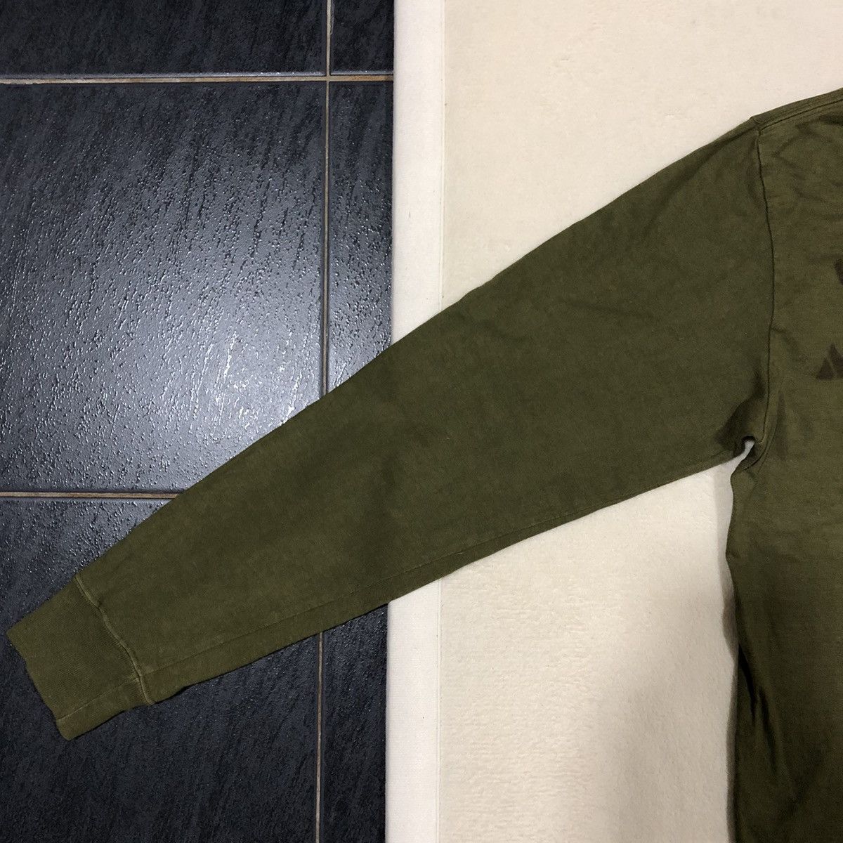 Buzz Rickson's VINTAGE BUZZ RICKSON 91st Bomber Group (WWII) Long Sleeve T Size US M / EU 48-50 / 2 - 7 Thumbnail