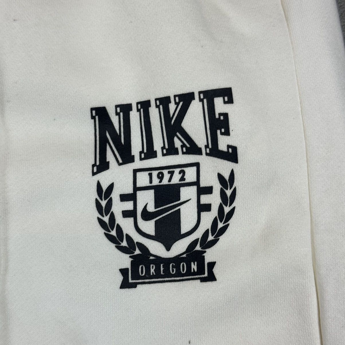 Nike Nike white jogger pants L oversized swoosh Size US 34 / EU 50 - 3 Thumbnail