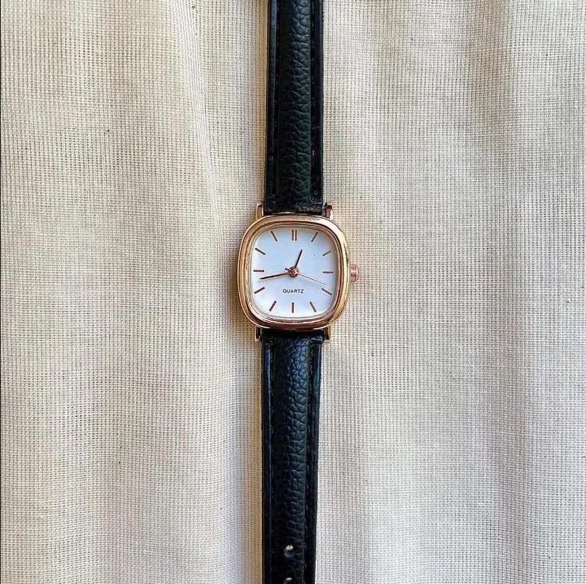 Jewelry × Vintage 2000s vintage style cute square black leather luxury watch Size ONE SIZE - 2 Thumbnail