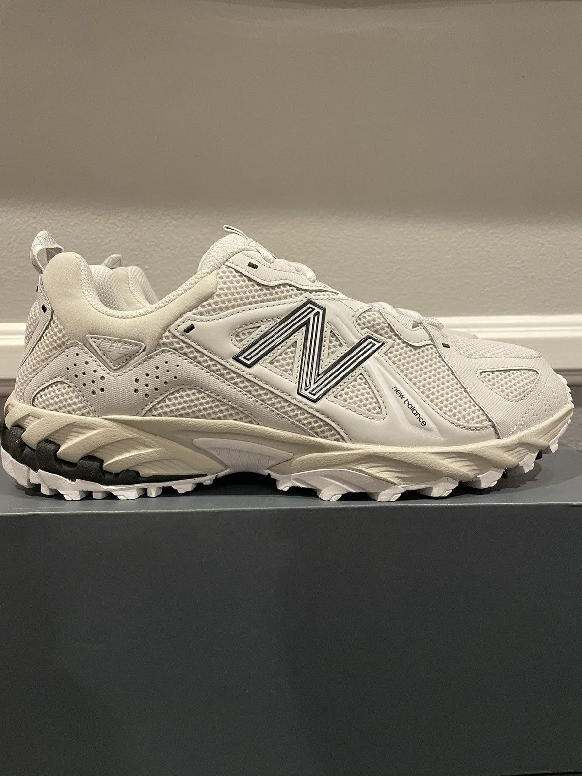 New Balance New Balance 610 Nimbus Cloud White Black Size 9 Men’s Size US 9 / EU 42 - 2 Thumbnail