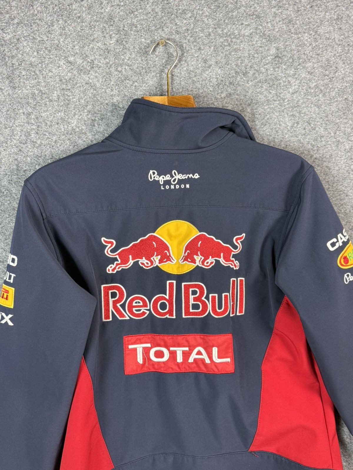 Red Bull Vintage Red Bull Racing Pepe Jeans Infinity Soft shell jacke Size US L / EU 52-54 / 3 - 13 Thumbnail