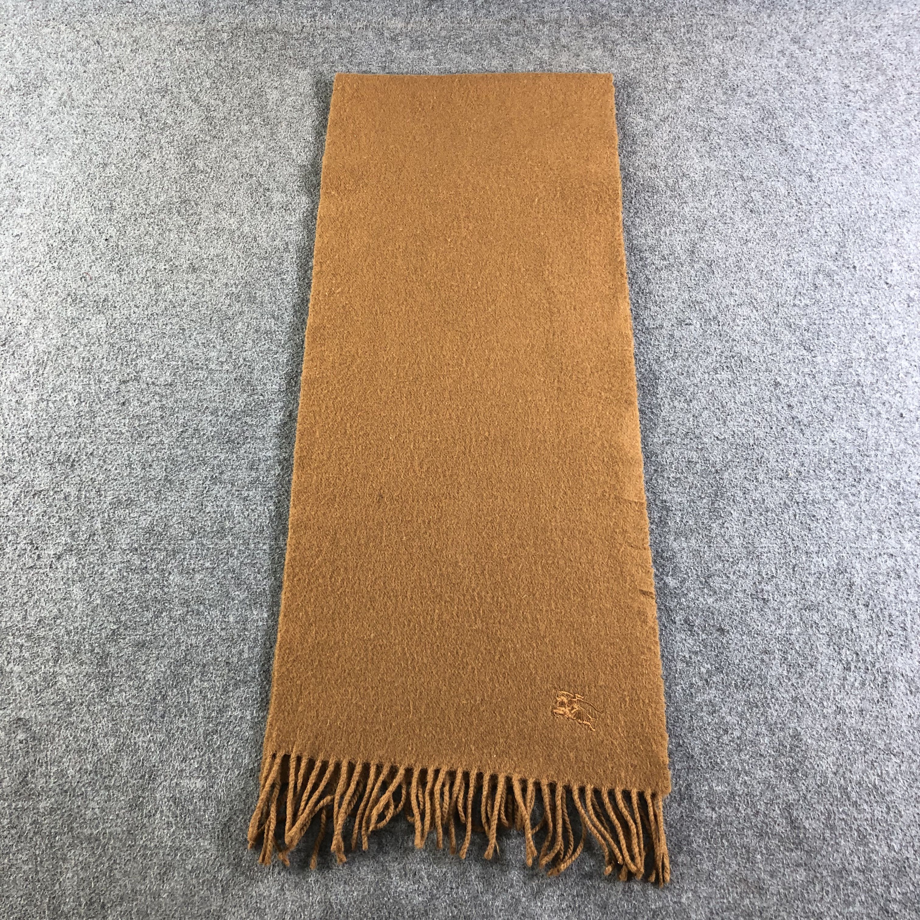 Burberry Burberrys Plain Wool Scarf Muffler Neckwear V2067 Size ONE SIZE - 2 Thumbnail