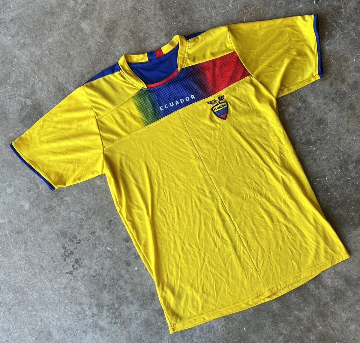 Ecuador Soccer Jersey Size Medium / Large