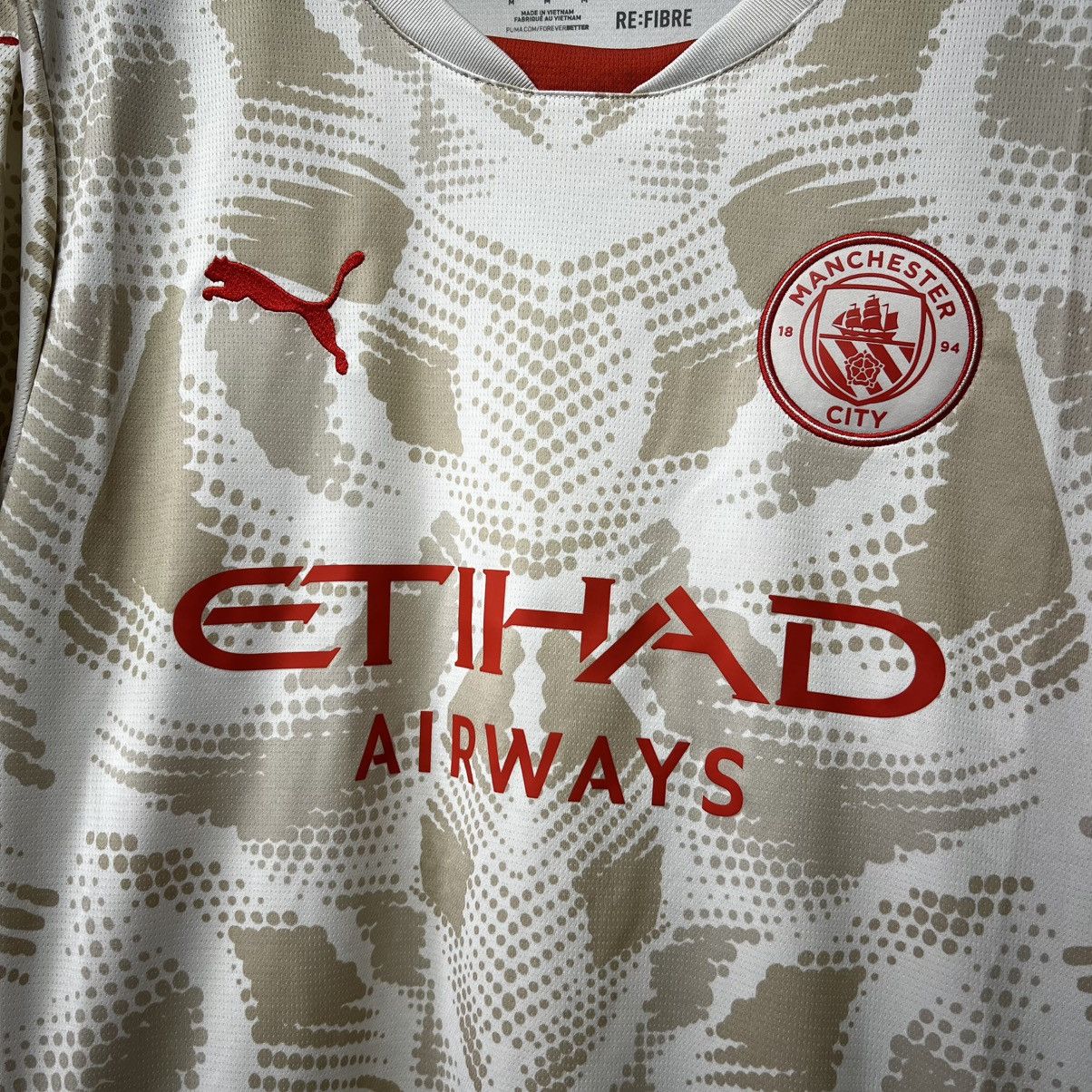 Puma Manchester City Puma Soccer Jersey 2024 y2k rare Size US M / EU 48-50 / 2 - 9 Thumbnail