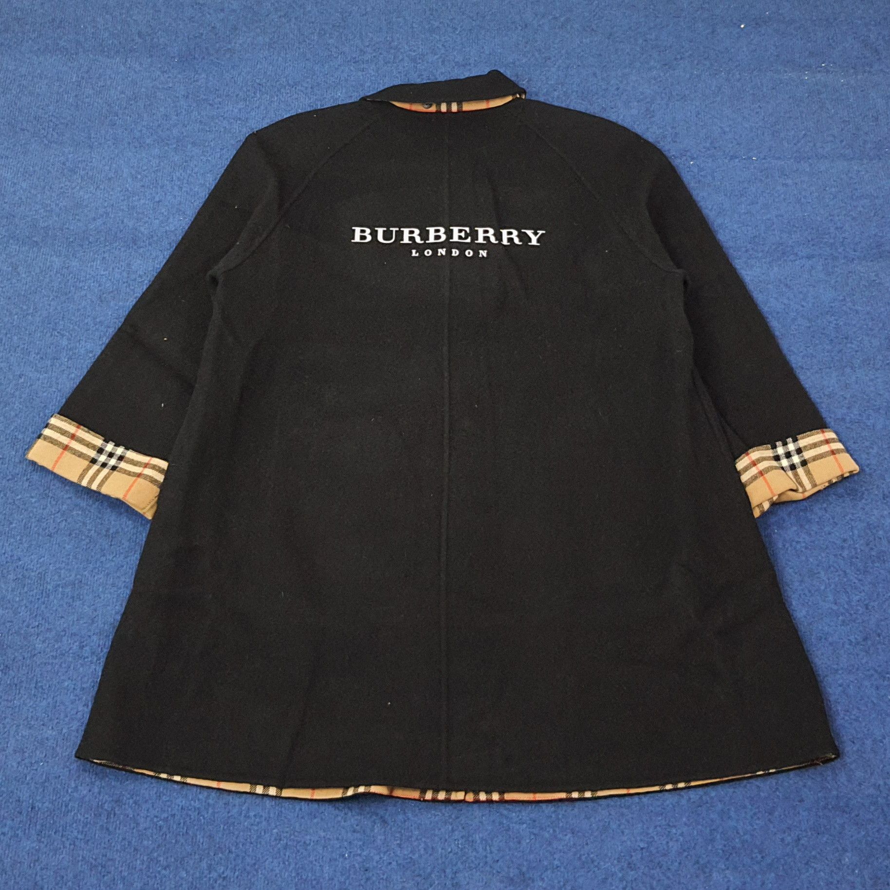 Vintage Burberrys' Nova Check Custom Logo Jacket C245N7