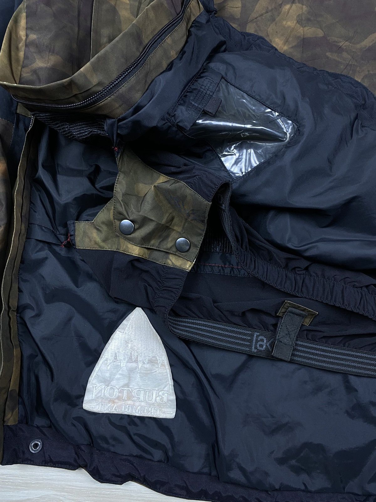 Burton Burton Goretex Jacket Army Gorpcore Size US L / EU 52-54 / 3 - 15 Thumbnail