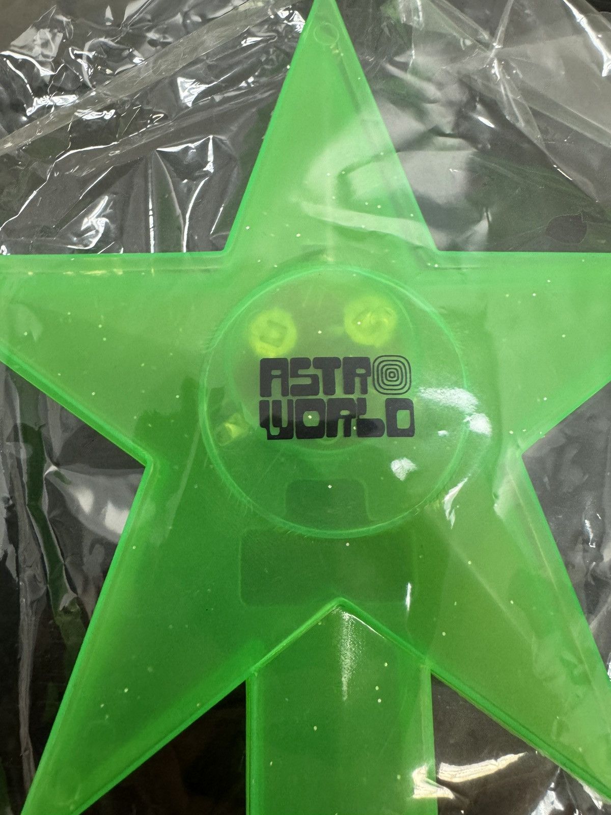 Travis Scott Astro wrld neon green star clapper Size ONE SIZE - 3 Thumbnail