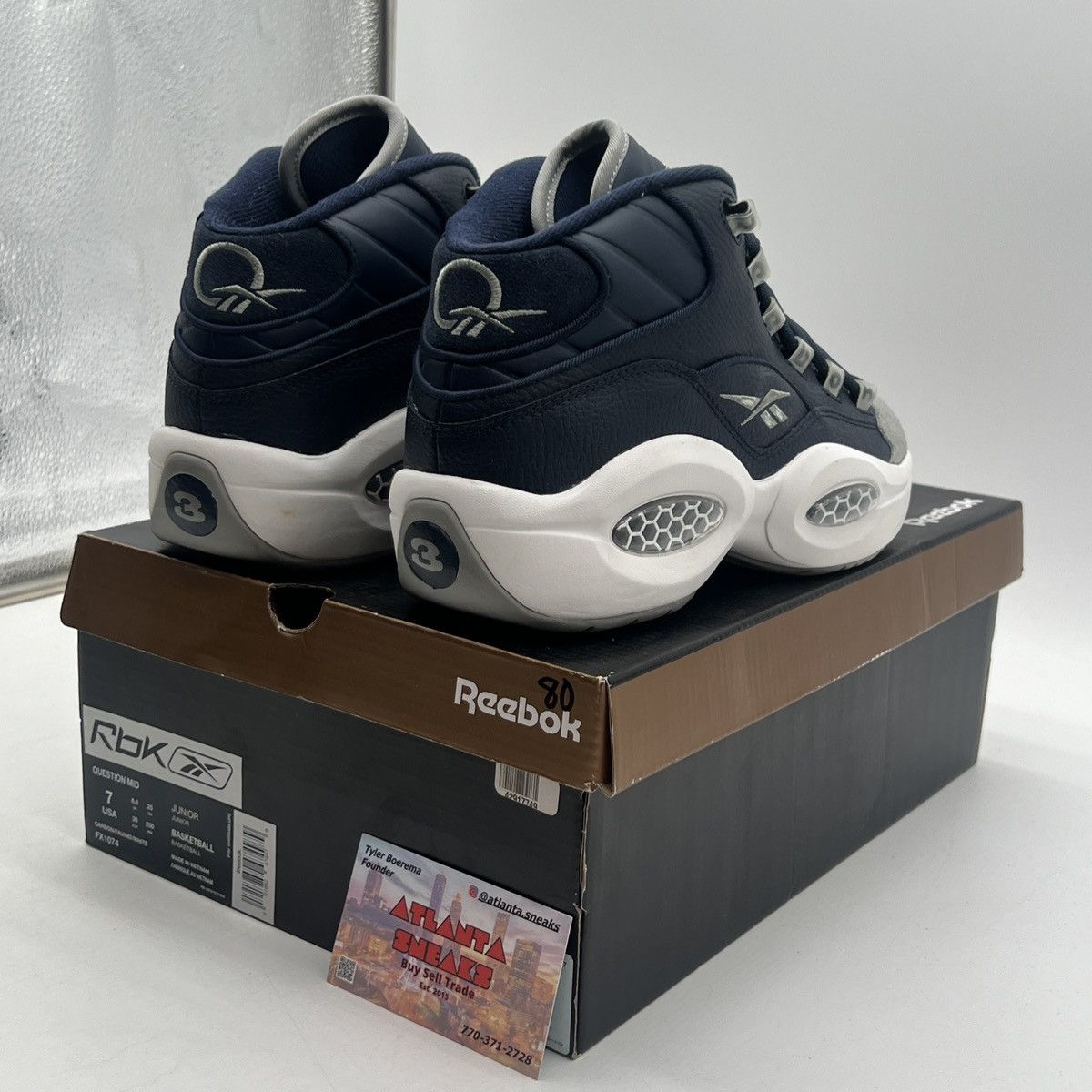 Reebok Question mid big kid Georgetown Size US 7 / EU 40 - 5 Thumbnail