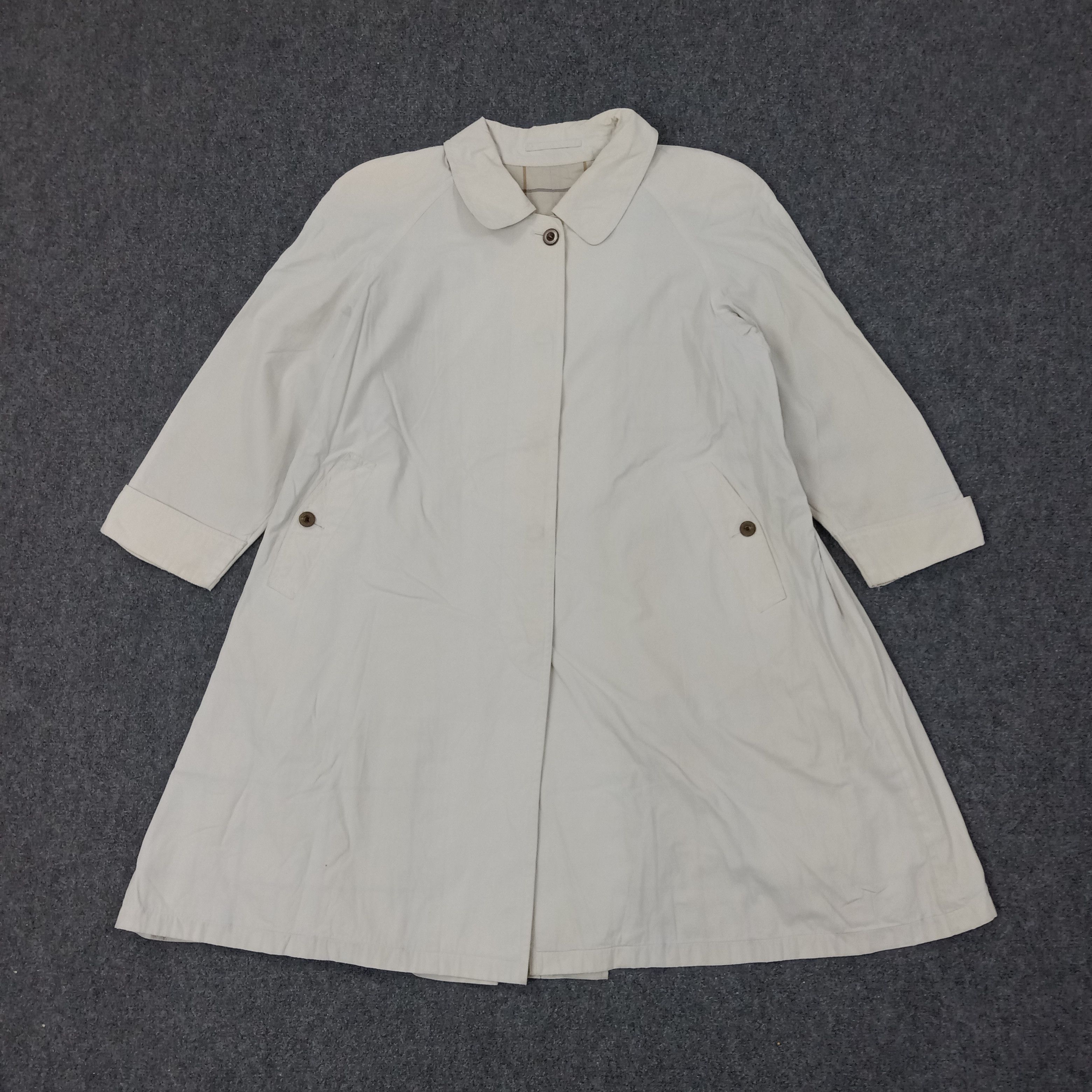 Burberry Burberry Designer Brand Custom Logo Spell Out Jacket C246N4 Size US L / EU 52-54 / 3 - 3 Thumbnail