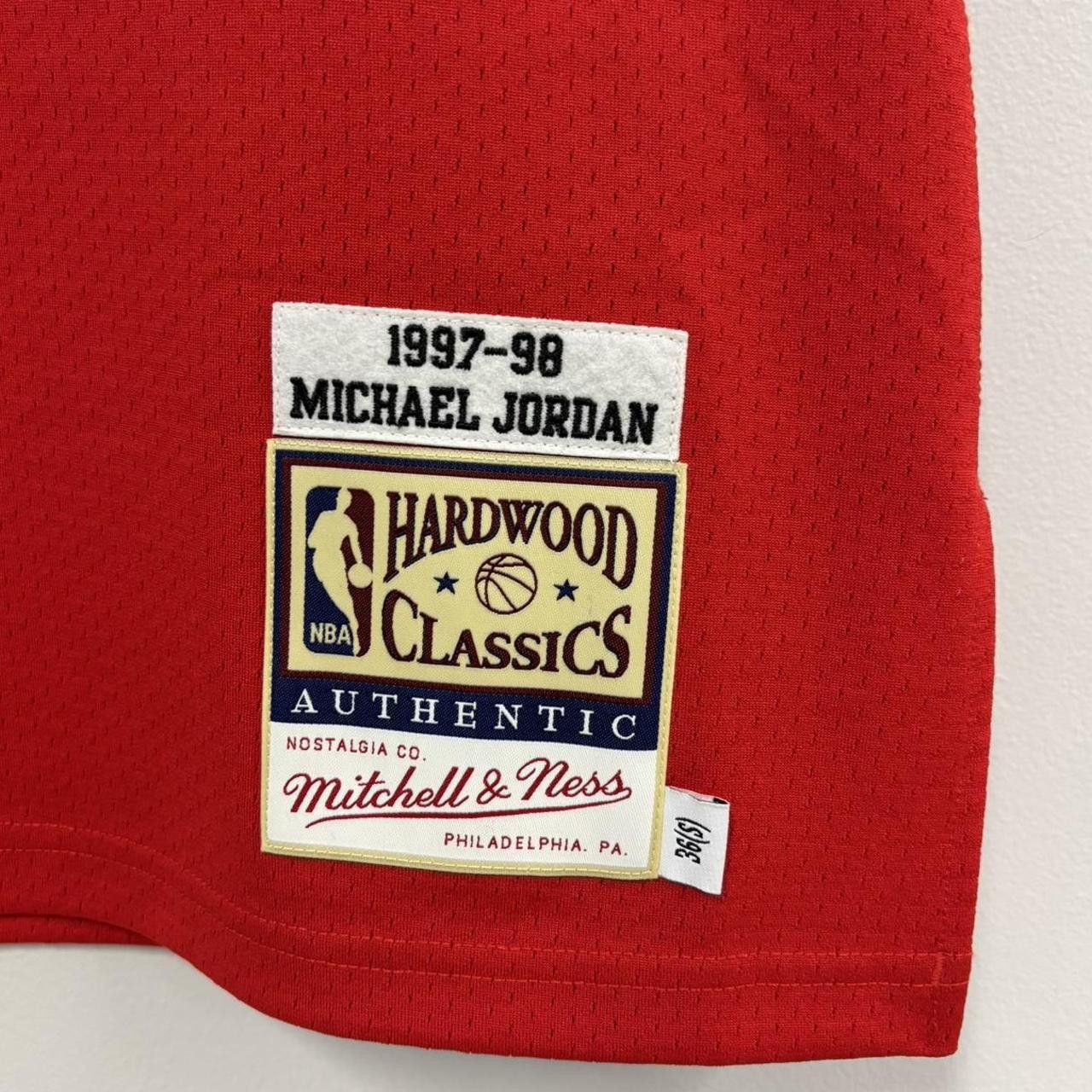 Mitchell & Ness Mitchell & Ness Michael Jordan Bulls NBA Finals Jersey Size US S / EU 44-46 / 1 - 4 Thumbnail