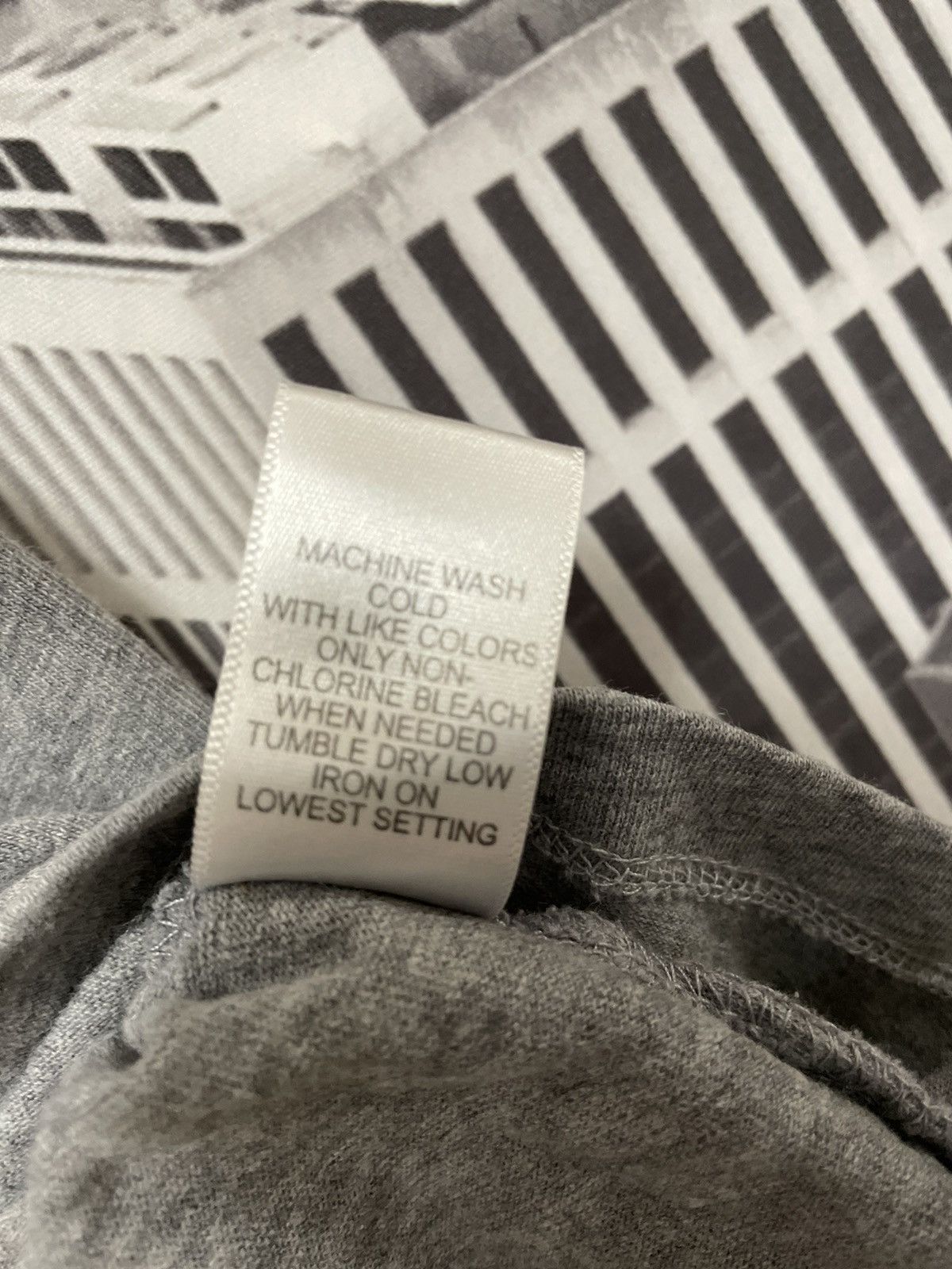 Fear of God 💥Fear of God Essentials Boxy Long Sleeve Tee Grey SZ Small Size US S / EU 44-46 / 1 - 7 Thumbnail