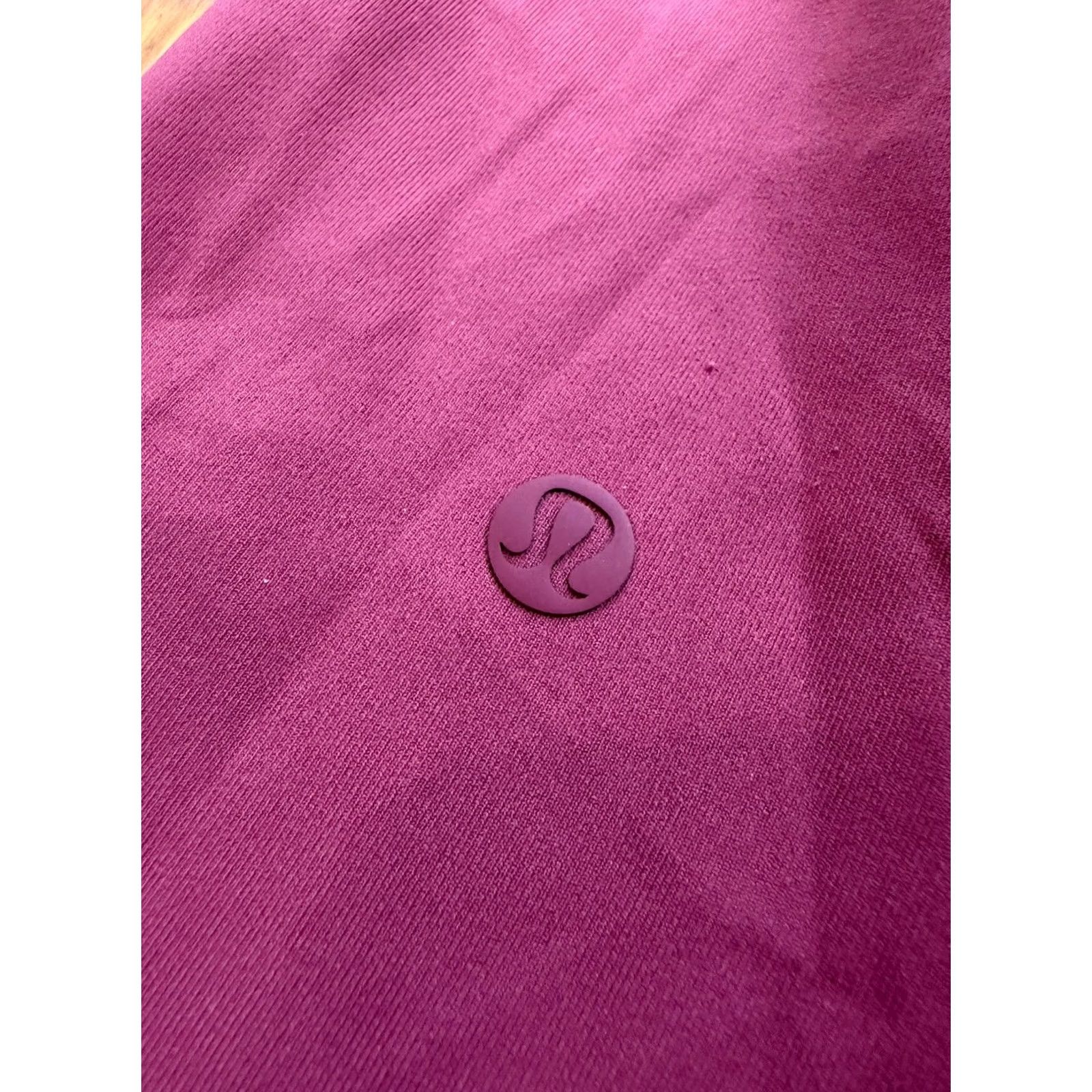 Lululemon Lululemon On The Fly 28” Woven Jogger Pants Women Regular Size 2 Merlot Red Tapered Inseam 28" Polyester Pants Size 26" / US 2 / IT 38 - 3 Thumbnail