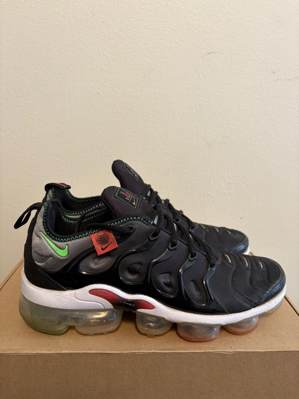 Nike Nike Air VaporMax Plus 'Worldwide Pack' Shoes (Size 7) Size US 7 / EU 40 - 2 Thumbnail